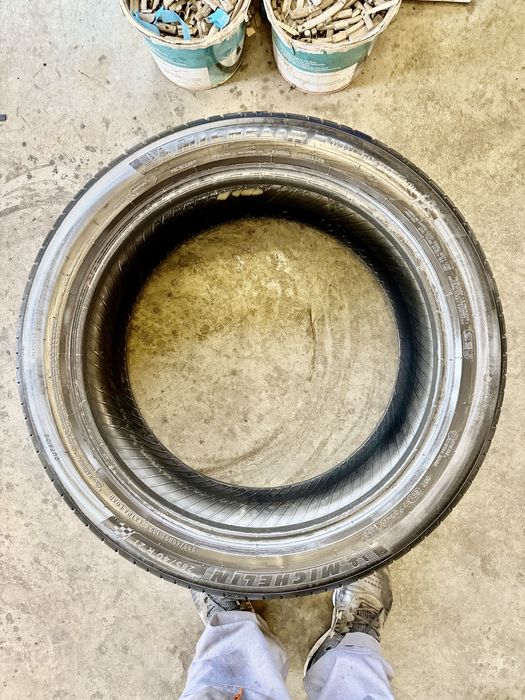 285/40/21 michelin 4шт