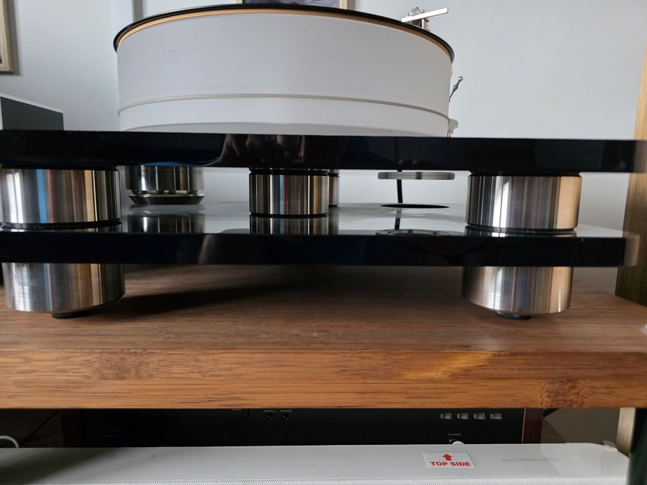 Gramofon referencyjny Clearaudio Champion Level II plus dodatki.