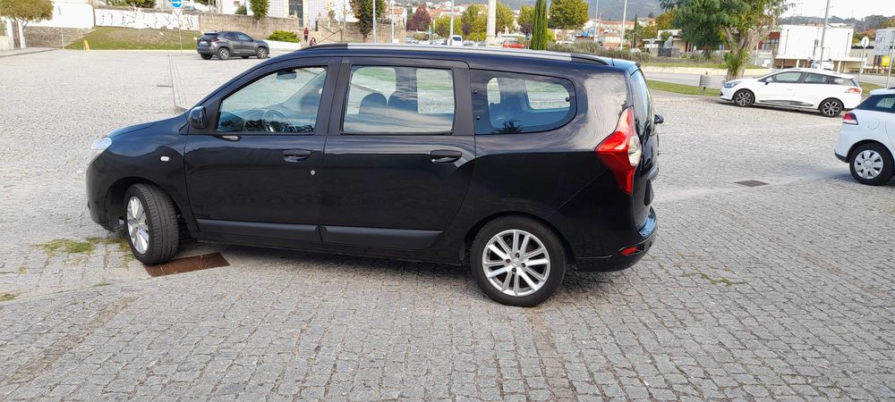 Dacia lodgy 1.5 dci de 2020 7 lugares — photo 4