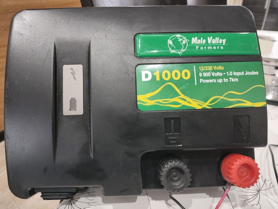 Електропастух Mole Valley Farmers D1000 12-220В/1.0Дж/7Км