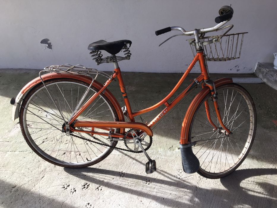 Bicicleta pasteleira senhora