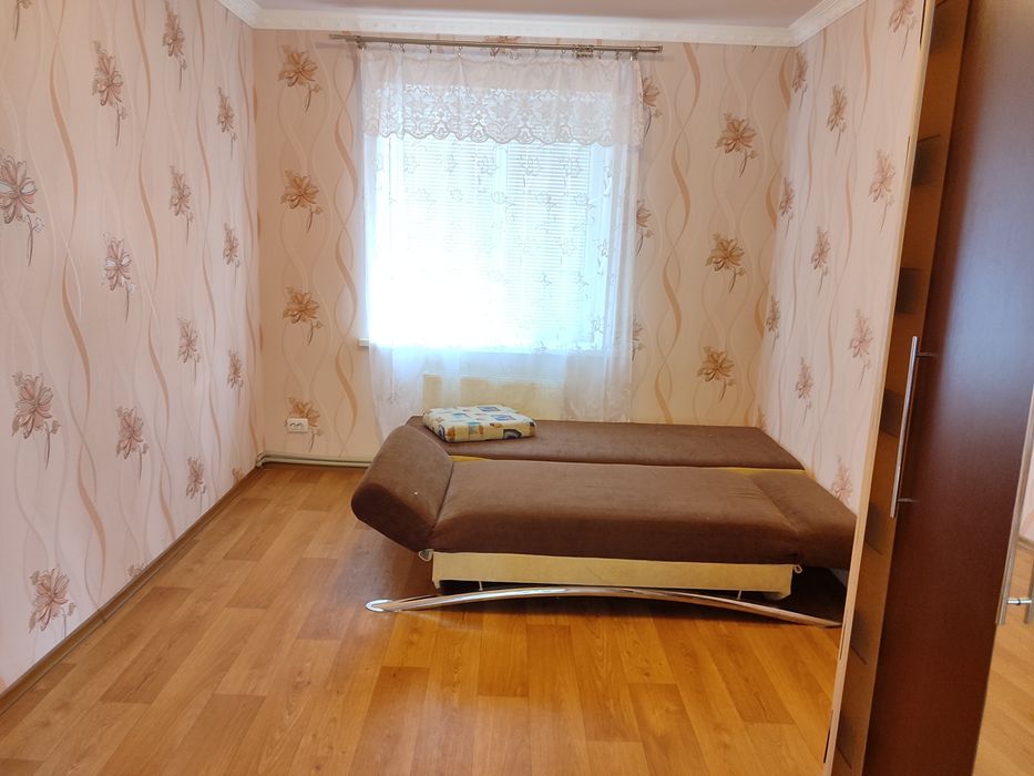 Продаж - двоповерховий дачний будинок з виходом до ріки с. Новоселівка
