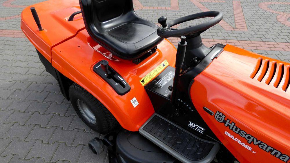 Traktorek kosiarka Husqvarna (040904.6) - Baras