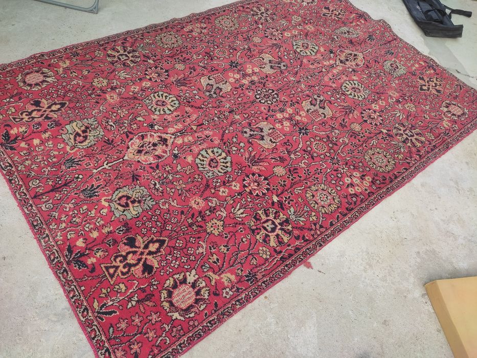 Продам ковер величезний.теплий,товстий і натуральний бо з часів СССР.