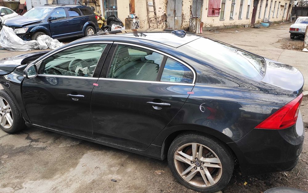 Volvo S60 USA розбірка, запчастини, авторозбірка,