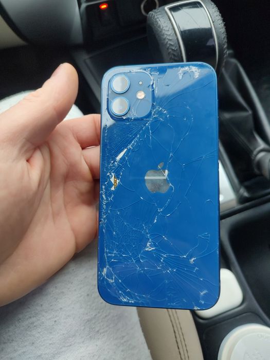 Продам айфон 12 під відновлення