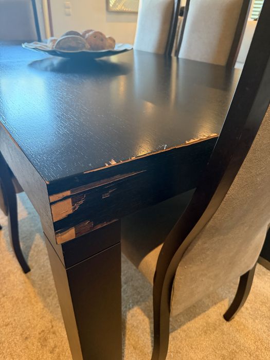 Mesa de jantar extensivel e 6 cadeiras