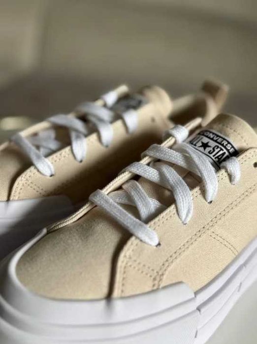 Nowe trampki na platformie Converse Ctas Cruise unisex 39 - 24,5 cm, beżowe