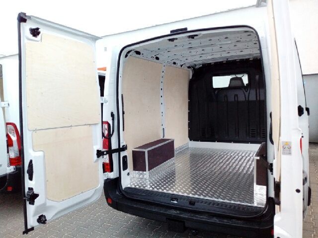 Renault Master L2H2 wybicie części ładunkowej