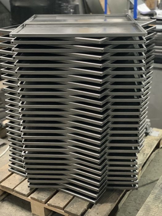 Металообробка: лазерний розкрій, гнуття, зварювання, фарбування.