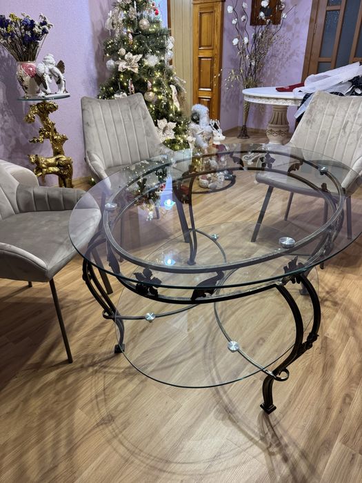 Кований скляний столик