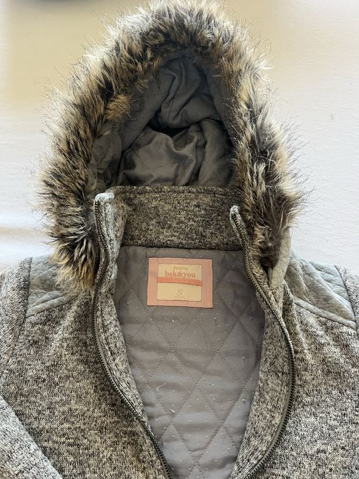 Blusao com capuz berska em bom estado