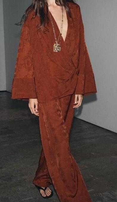 Костюм шикарный  zara М