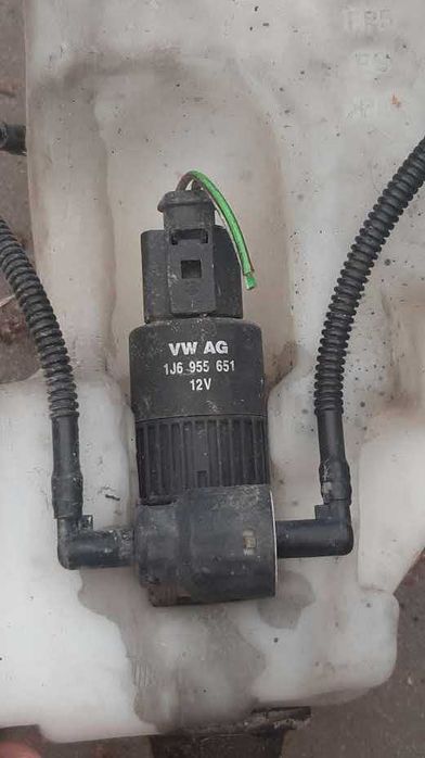 Zbiornik płynu do spryskiwaczy VW Golf IV