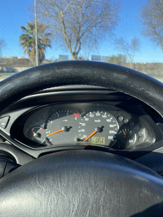 Ford Focus Comercial 2001