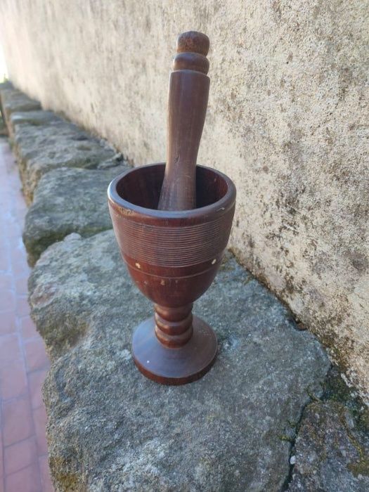 Conjunto de Cigarreira e Pilão em madeira africana