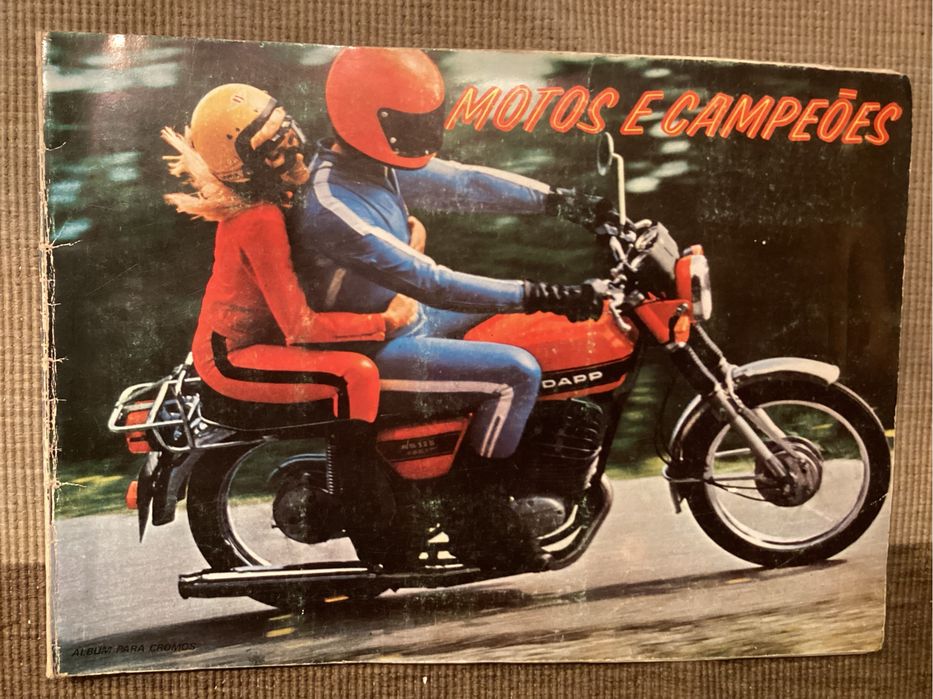Caderneta de cromos MOTOS E CAMPEÕES. Completa de 1977.