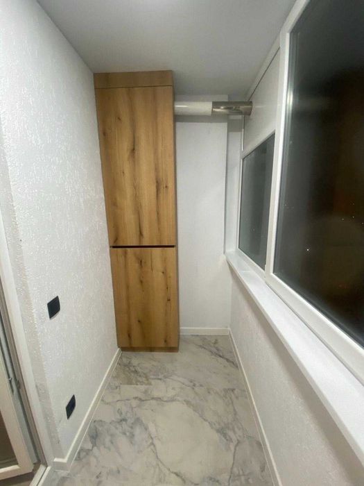 Продаж 2 км квартири на Злуки