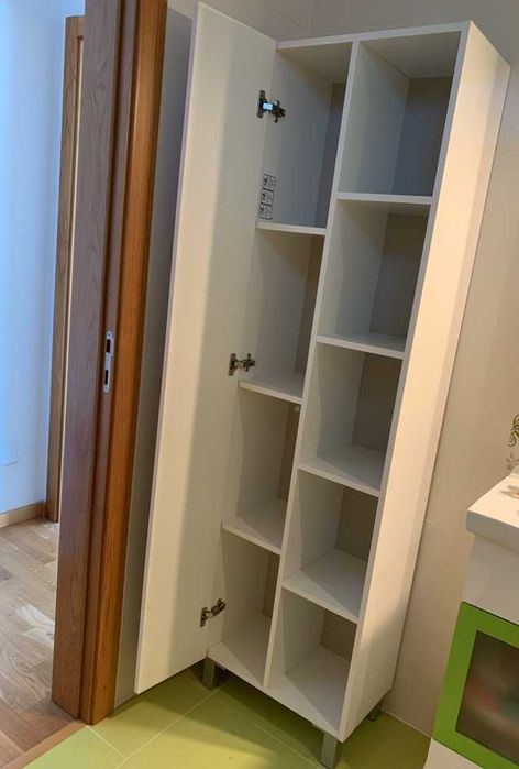 Vendo Móvel /Estante branco WC Porta e Prateleiras Qualidade/Como NOVO