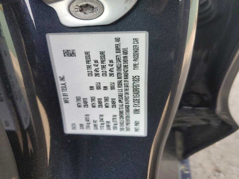 Tesla  MODEL 3 2024