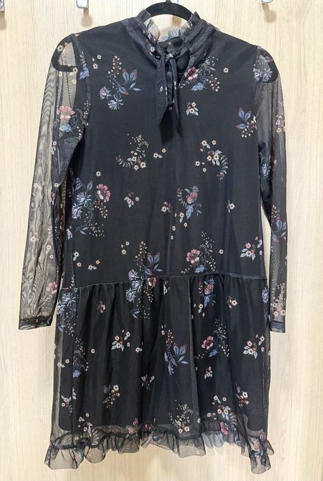 Чорна сукня з квітковим принтом  reserved