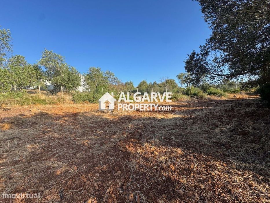 Terreno para construção perto do centro da vila de Boliqueime, Algarve