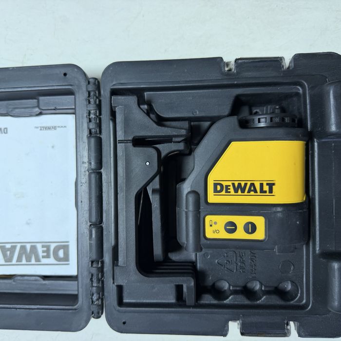 Лазерний рівень DeWALT DW088