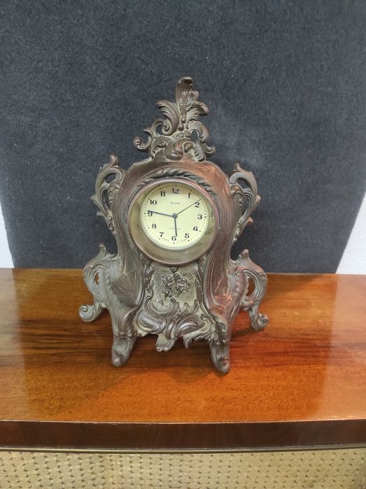 Stary zegar mosiężny