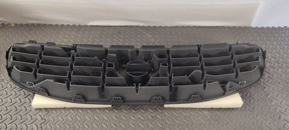 Grill Atrapa Przód Volvo XC60 I Lift 13r-17r Oryginał