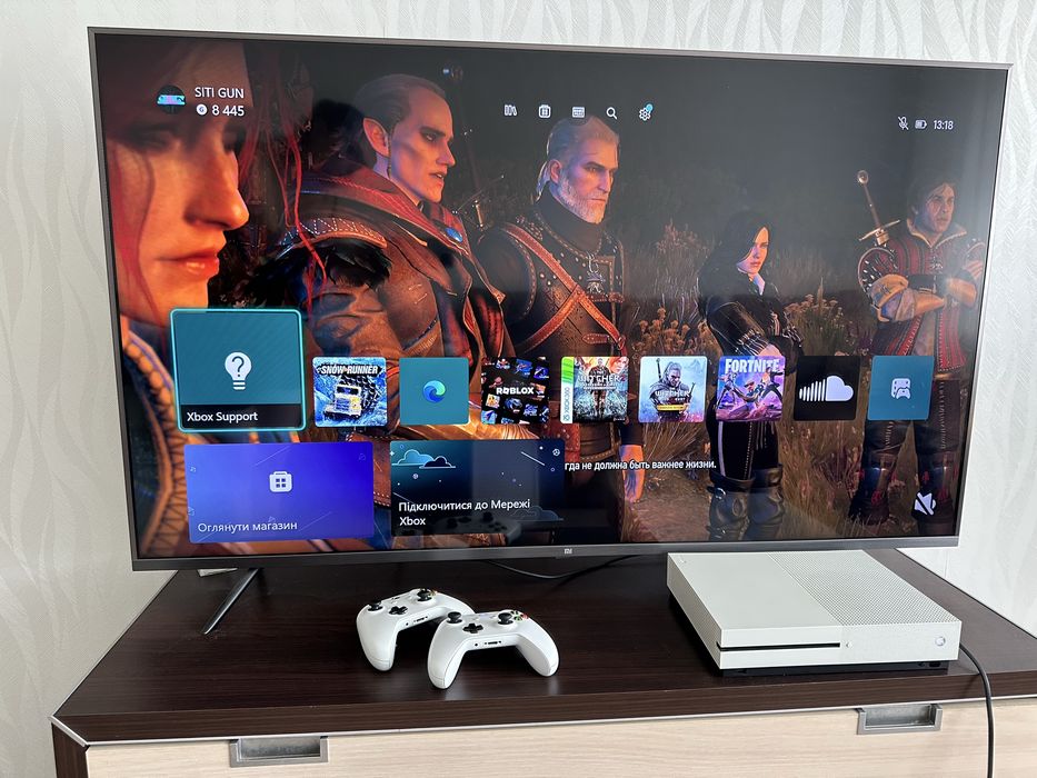 Ігрова приставка XBOX One S 1tb + 2 геймпади