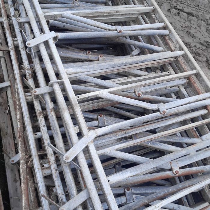 Drabiny paszowe , wygrodzenia  agrafki