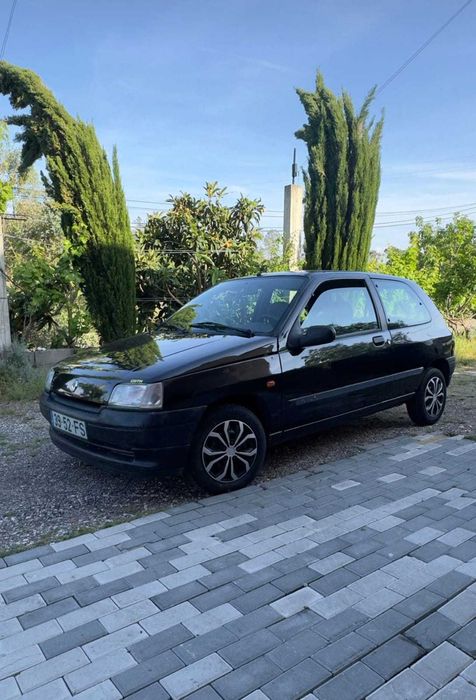 Carro Renault Clio