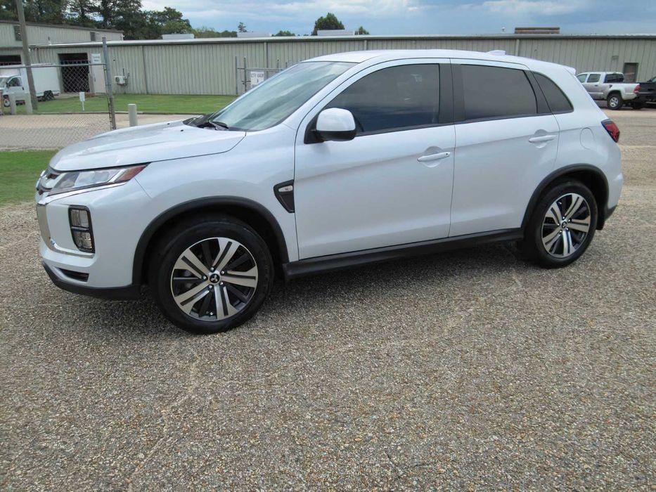 Mitsubishi Outlander Sport      2025