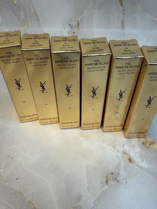 Румʼяна рідкі Yves Saint Laurent 44
