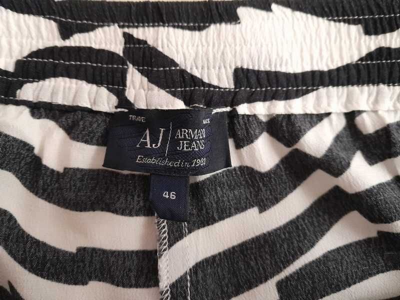 Spodnie z materiału Armani Jeans r. 40