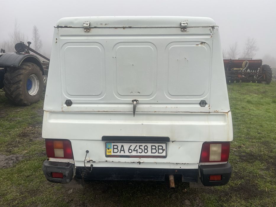 Автомобіль ИЖ - 27175