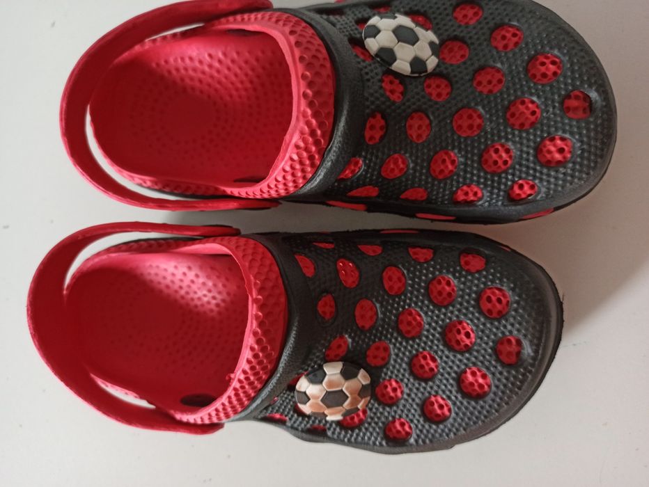 Buty piankowe lekkie klapki chłopięce ala crocsy rozmiar 29 czarne czerwone