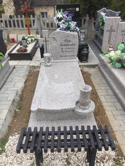 PRODUCENT 4500  nagrobki nagrobek z montazem  cały slask