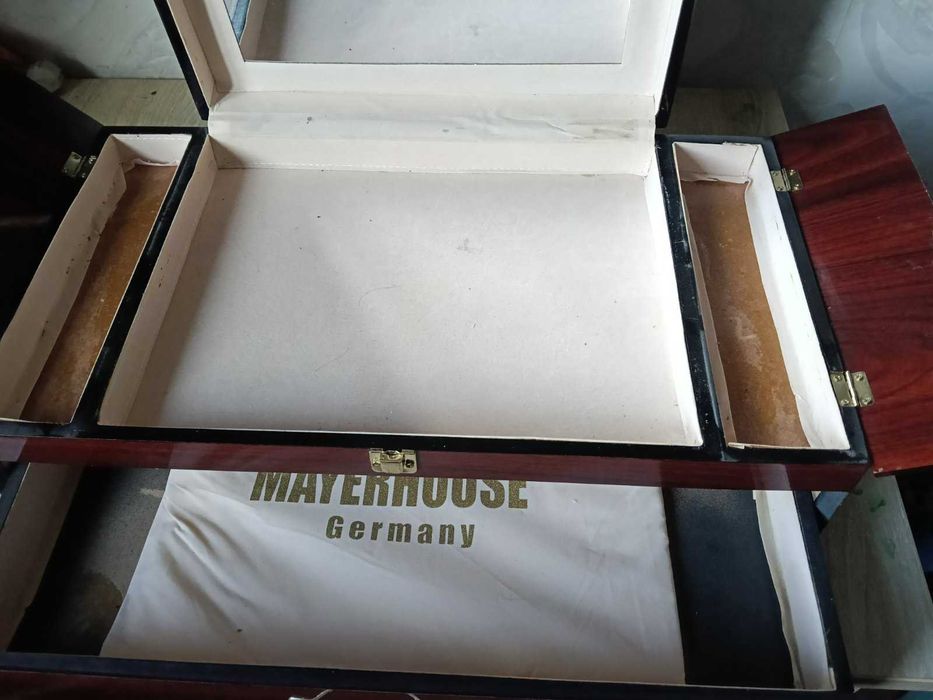 Дуже велика шкатулка для прикрас, або столових приборів з дерева