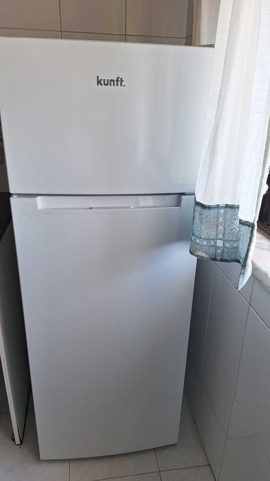 Frigorífico Kunft KDD5195 (Estático - 143 cm - 206 L - Branco) Novo