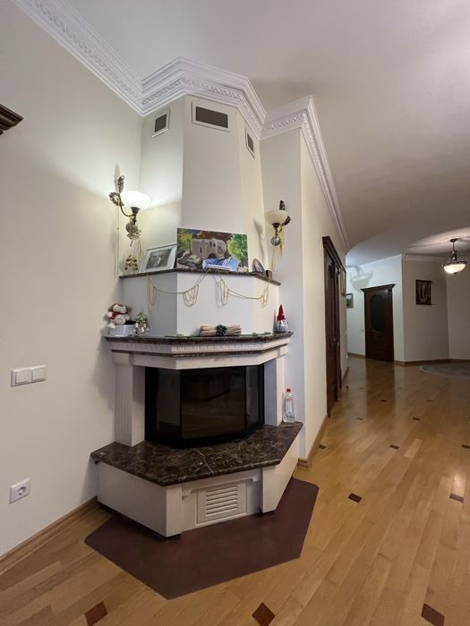 Авторський Будинок з Басейном та Укриттям - район Кварцу