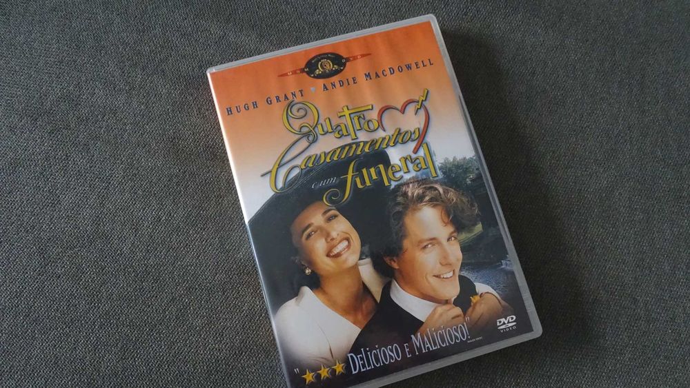 DVD . 4 Casamentos e 1 Funeral . Hugh Grant - RARO Comédia
