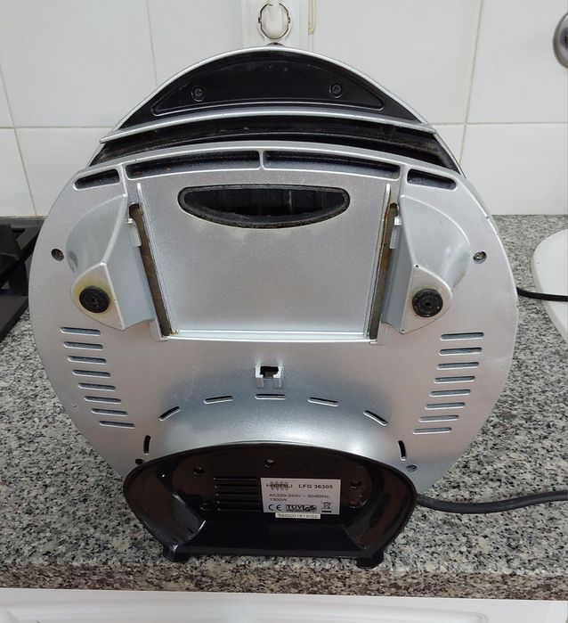 TOSTADEIRA E GRILL.FUNCIONA 100%,SIMPLES UTILIZAÇÃO.Casa,Cozinha,Café.