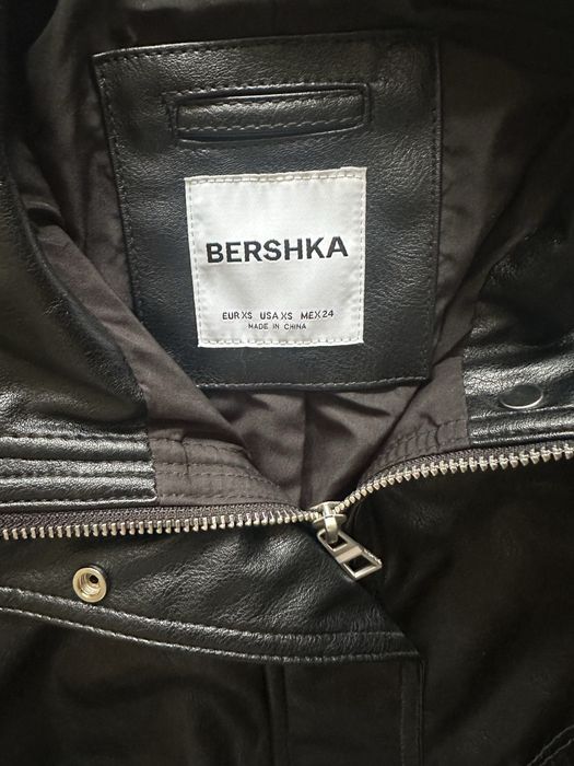 Бомбер bershka xs еко шкіра