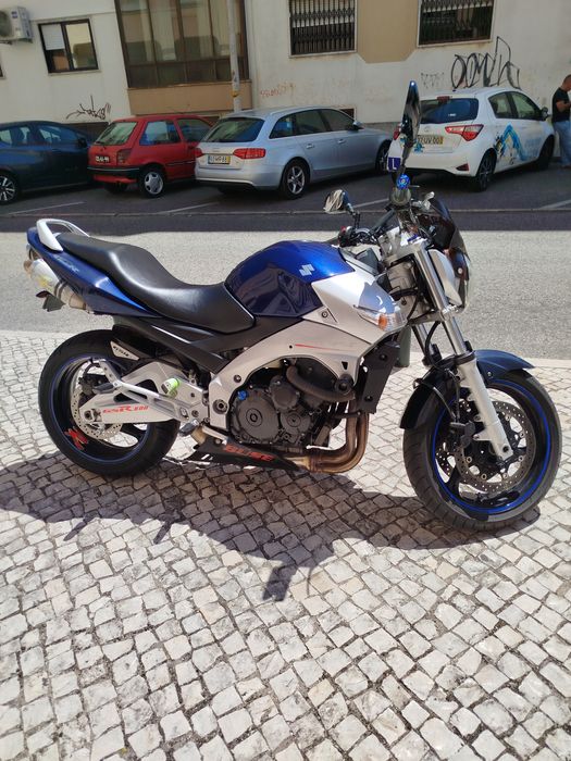 Suzuki GSR 600  NAKED