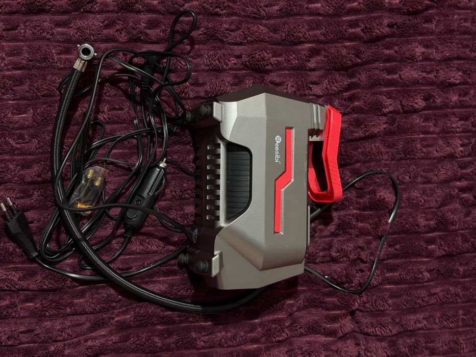 Продам портативний автомобільний компресор