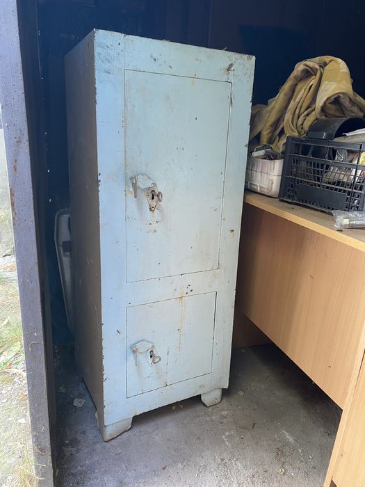 Металічний сейф  оружейний збройовий дводверний двостулковий