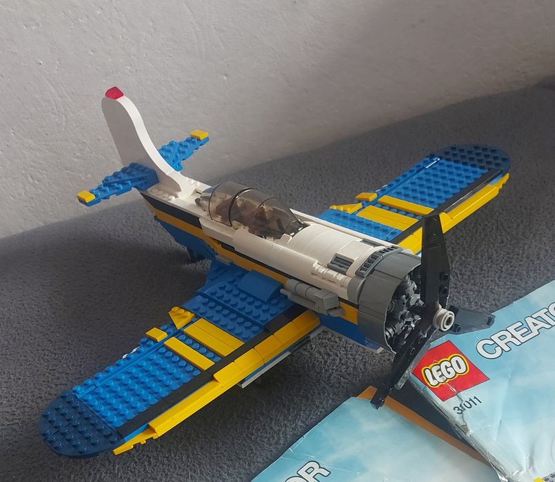 Lego creator 31011