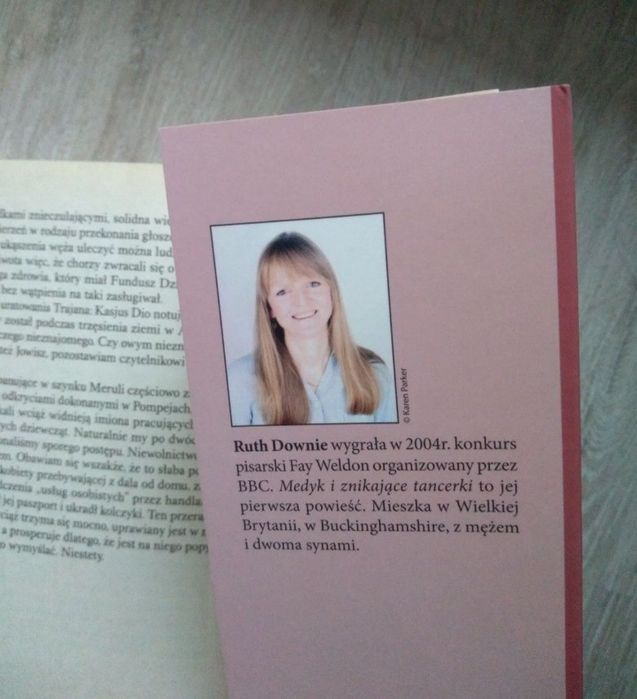 Medyk i znikające tancerki. Ruth Downie