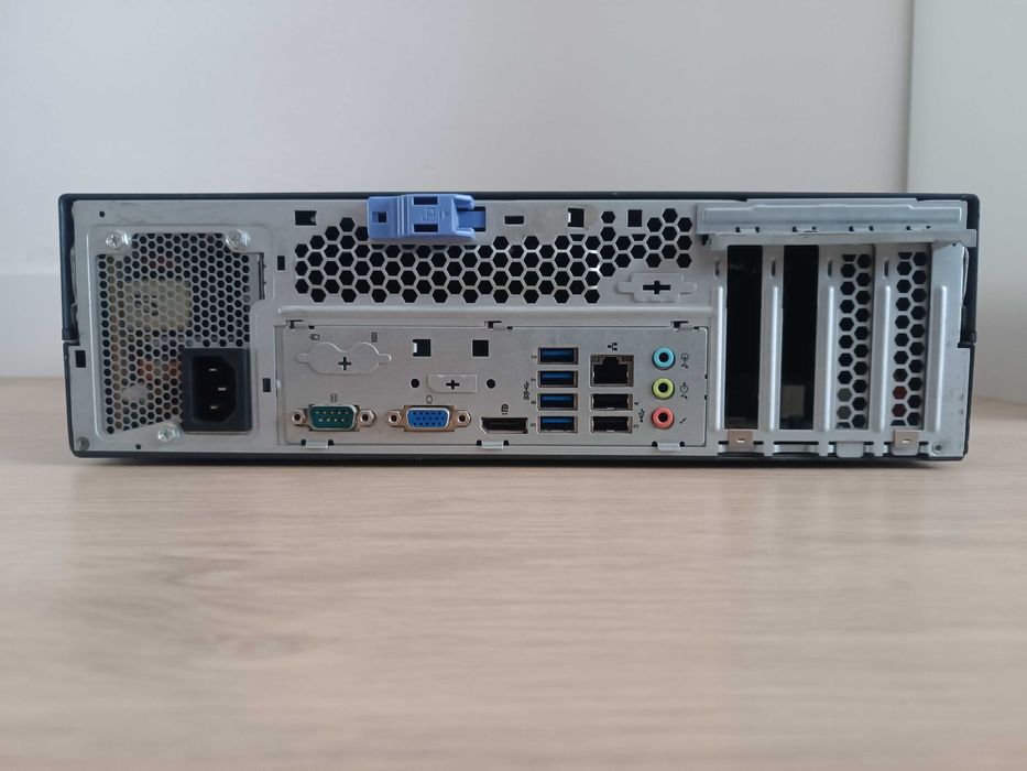 Desktop Lenovo               .